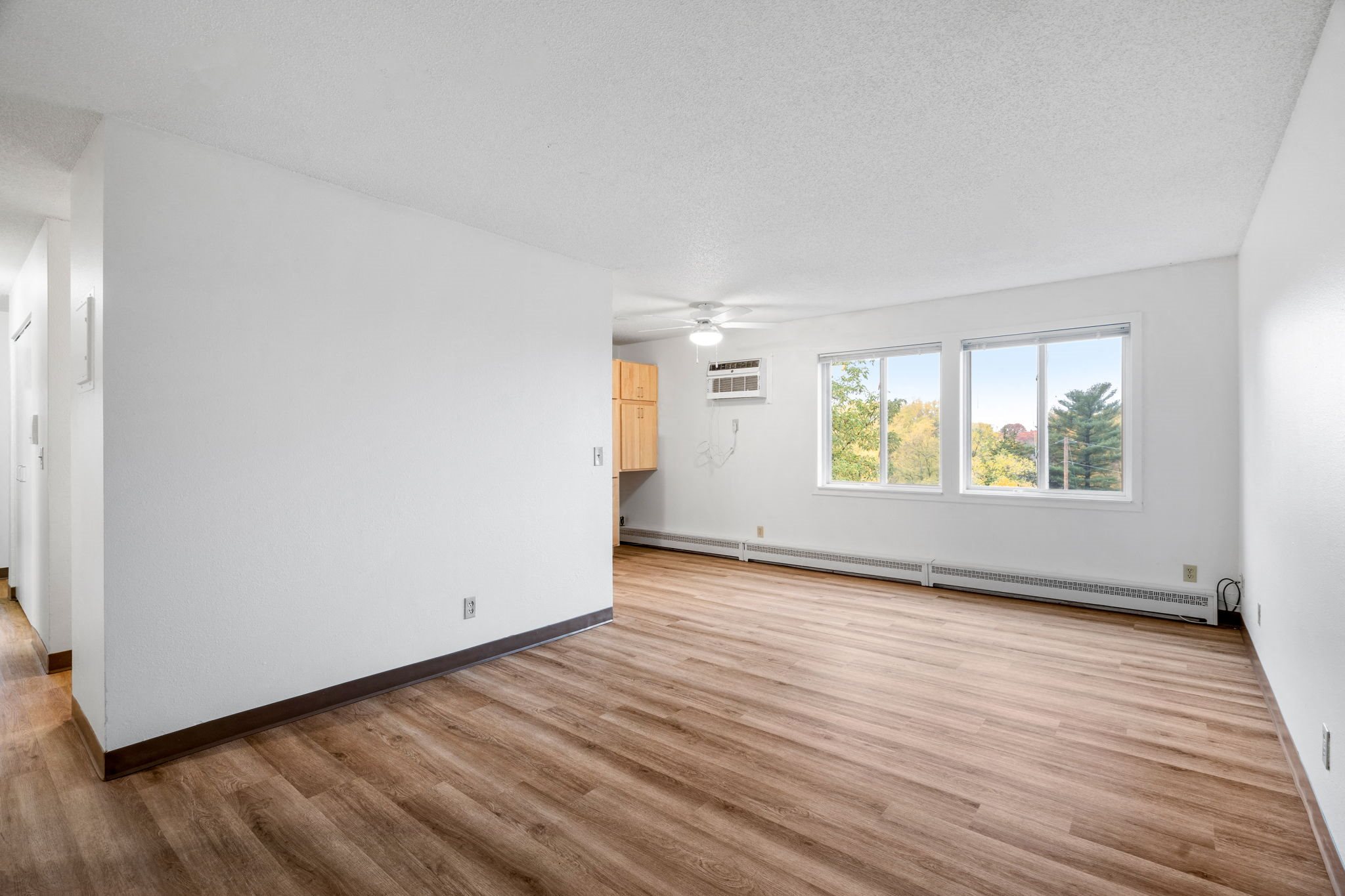 Lincoln Place Apartments in Mahtomedi, MN